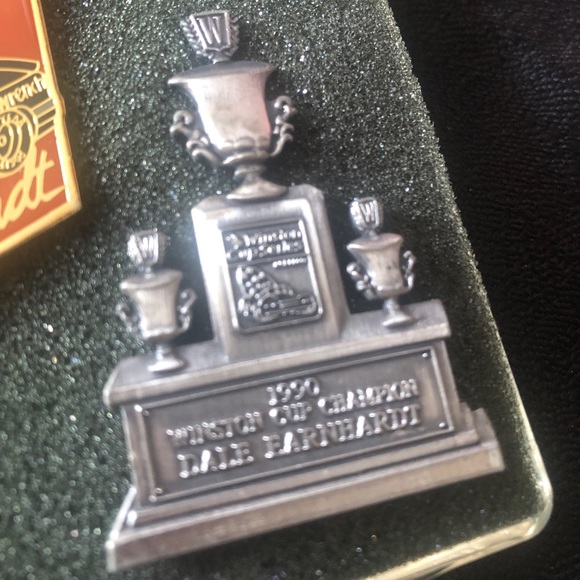 NASCAR Dale Earnhardt # 3 memorabilia plaque, die cast cars,  pins, keychain.. - Picture 6 of 10